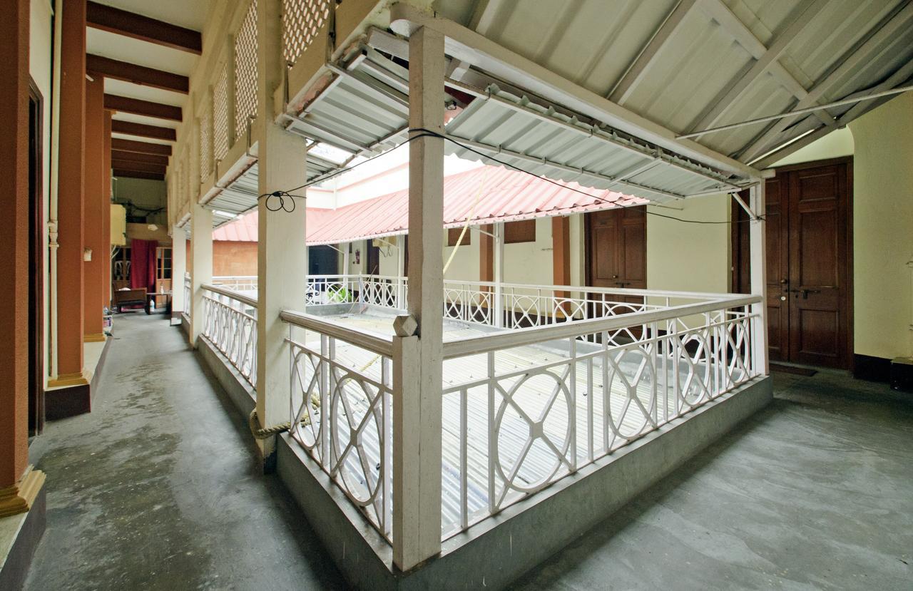Oyo 5811 Seacom Inn Ymca Esplanade Calcutta Eksteriør billede
