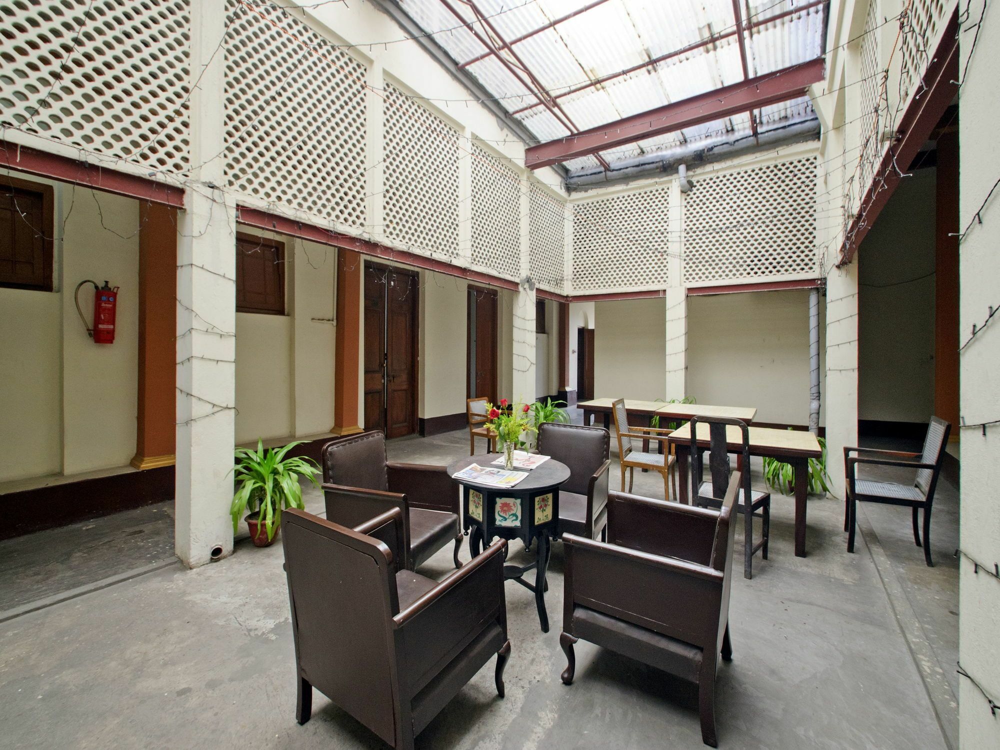 Oyo 5811 Seacom Inn Ymca Esplanade Calcutta Eksteriør billede